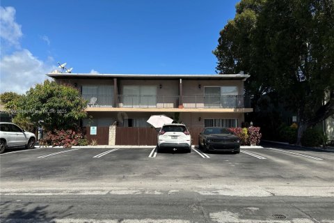 Propiedad comercial en venta en Pompano Beach, Florida № 1892053 - foto 2