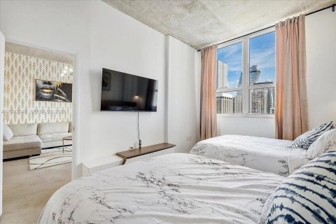 Condo in Miami, Florida, 2 bedrooms № 2000059 - photo 15