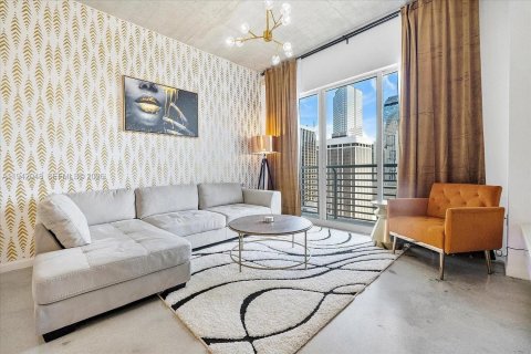 Condo in Miami, Florida, 2 bedrooms № 2000059 - photo 2