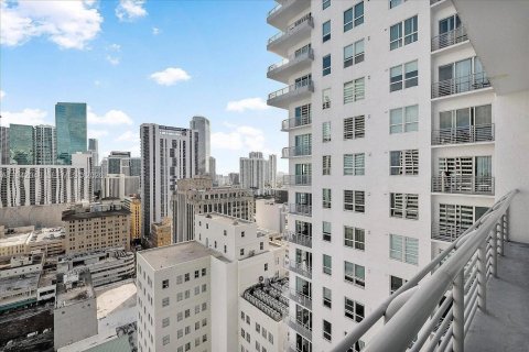 Condo in Miami, Florida, 2 bedrooms № 2000059 - photo 21