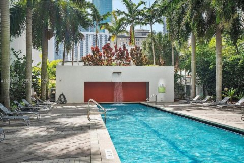 Condo in Miami, Florida, 2 bedrooms № 2000059 - photo 28