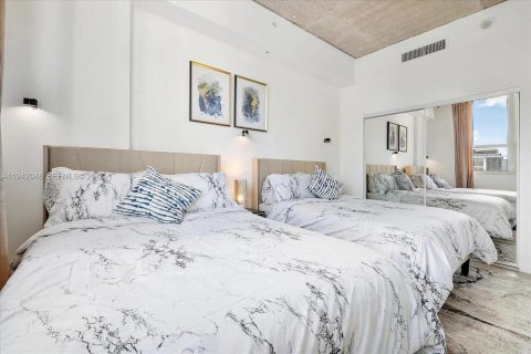 Condo in Miami, Florida, 2 bedrooms № 2000059 - photo 14