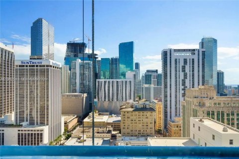 Condo in Miami, Florida, 2 bedrooms № 2000059 - photo 17