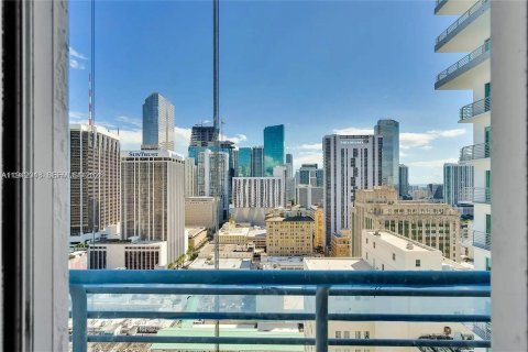 Condo in Miami, Florida, 2 bedrooms № 2000059 - photo 16