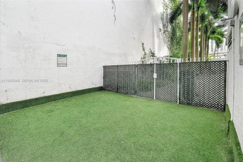 Condo in Miami, Florida, 2 bedrooms № 2000059 - photo 30