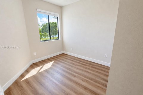 Touwnhouse à vendre à Homestead, Floride: 3 chambres, 142.14 m2 № 2406165 - photo 17