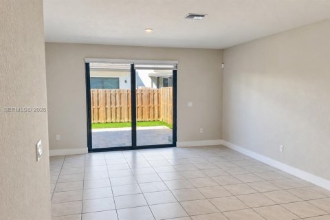 Touwnhouse à vendre à Homestead, Floride: 3 chambres, 142.14 m2 № 2406165 - photo 8