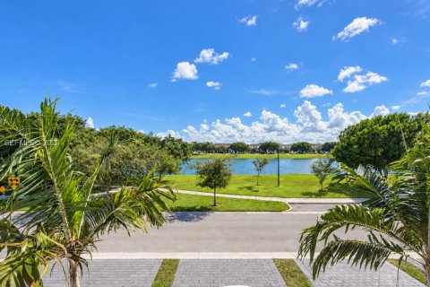 Touwnhouse à vendre à Homestead, Floride: 3 chambres, 142.14 m2 № 2406165 - photo 5