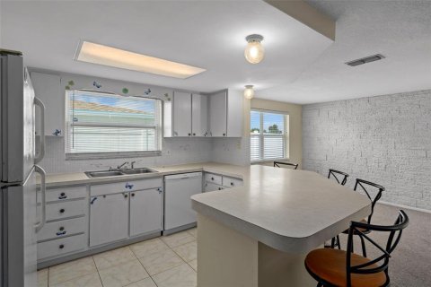 Casa en alquiler en Port Richey, Florida, 2 dormitorios, 133.97 m2 № 1919150 - foto 21