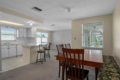 Casa en alquiler en Port Richey, Florida, 2 dormitorios, 133.97 m2 № 1919150 - foto 15