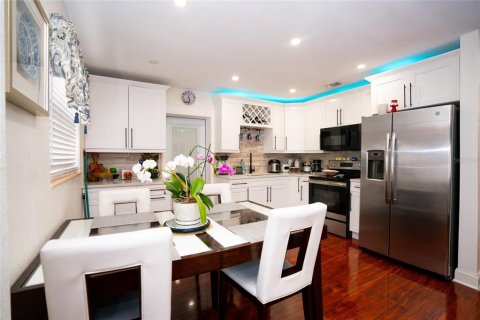 Villa ou maison à vendre à Tampa, Floride: 3 chambres, 107.02 m2 № 2099554 - photo 12