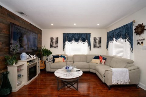 Villa ou maison à vendre à Tampa, Floride: 3 chambres, 107.02 m2 № 2099554 - photo 7
