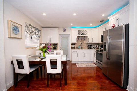 Villa ou maison à vendre à Tampa, Floride: 3 chambres, 107.02 m2 № 2099554 - photo 9