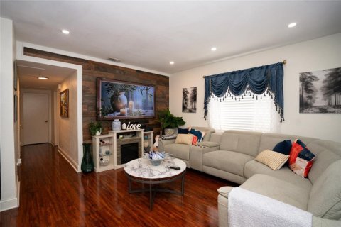 Villa ou maison à vendre à Tampa, Floride: 3 chambres, 107.02 m2 № 2099554 - photo 5