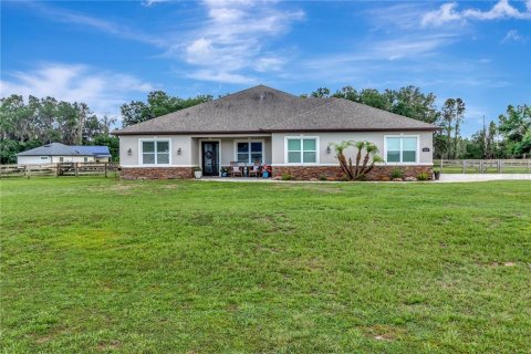 Casa en Groveland, Florida 4 dormitorios, 298.22 m2 № 2131601