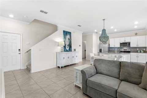 Townhouse in New Smyrna Beach, Florida 3 bedrooms, 149.94 sq.m. № 2155773 - photo 9