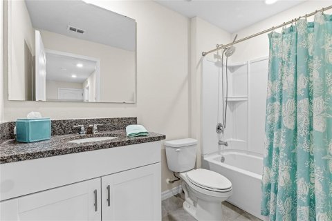 Townhouse in New Smyrna Beach, Florida 3 bedrooms, 149.94 sq.m. № 2155773 - photo 24