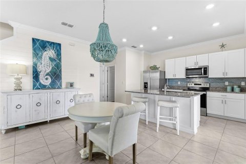 Townhouse in New Smyrna Beach, Florida 3 bedrooms, 149.94 sq.m. № 2155773 - photo 4