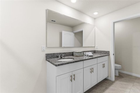 Townhouse in New Smyrna Beach, Florida 3 bedrooms, 149.94 sq.m. № 2155773 - photo 20