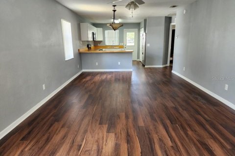 House in Lakeland, Florida 3 bedrooms, 118.36 sq.m. № 1211072 - photo 4