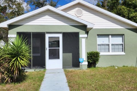 House in Lakeland, Florida 3 bedrooms, 118.36 sq.m. № 1211072 - photo 1