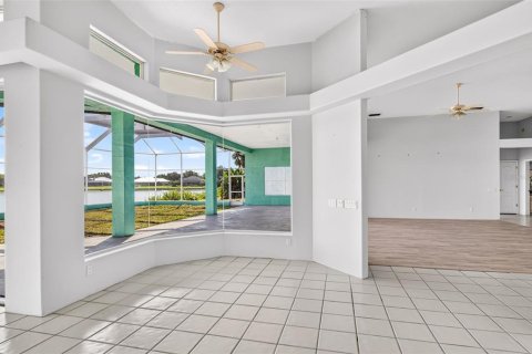 House in Riverview, Florida 4 bedrooms, 342.25 sq.m. № 2151846 - photo 29