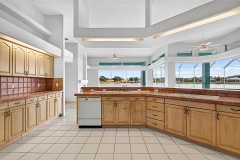 House in Riverview, Florida 4 bedrooms, 342.25 sq.m. № 2151846 - photo 24