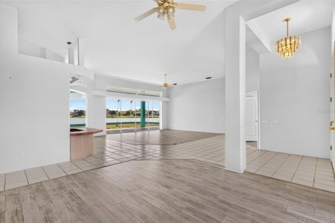 House in Riverview, Florida 4 bedrooms, 342.25 sq.m. № 2151846 - photo 16
