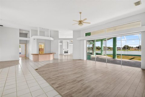 House in Riverview, Florida 4 bedrooms, 342.25 sq.m. № 2151846 - photo 20