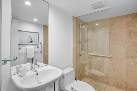 Condominio en venta en Longboat Key, Florida, 3 dormitorios, 151.99 m2 № 1735473 - foto 24