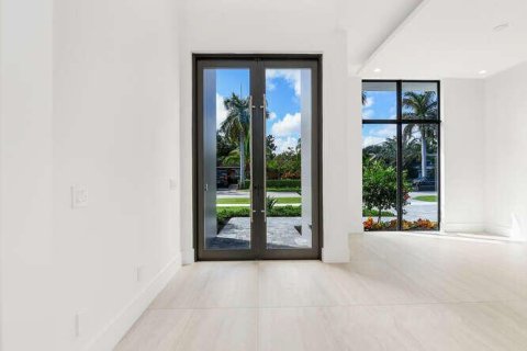 House in Boca Raton, Florida 5 bedrooms, 508.45 sq.m. № 701612 - photo 1