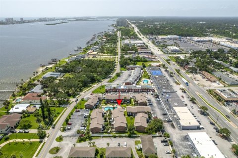Condo in Daytona Beach, Florida, 2 bedrooms  № 1628439 - photo 27
