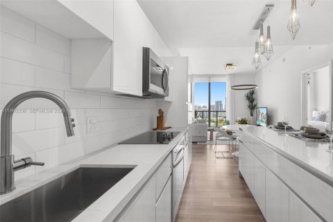 Copropriété à louer à Hallandale Beach, Floride: 2 chambres, 117.43 m2 № 2046416 - photo 4