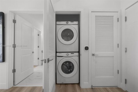 Copropriété à louer à Hallandale Beach, Floride: 2 chambres, 117.43 m2 № 2046416 - photo 19