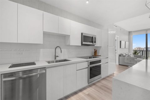 Copropriété à louer à Hallandale Beach, Floride: 2 chambres, 117.43 m2 № 2046416 - photo 3