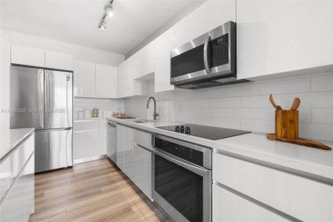 Copropriété à louer à Hallandale Beach, Floride: 2 chambres, 117.43 m2 № 2046416 - photo 16