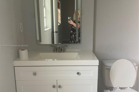 Снять в аренду таунхаус в Купер-Сити, Флорида 3 спальни, 120.96м2, № 1814477 - фото 7