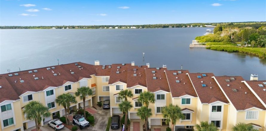 Touwnhouse à Oldsmar, Floride 3 chambres, 166.39 m2 № 2108273