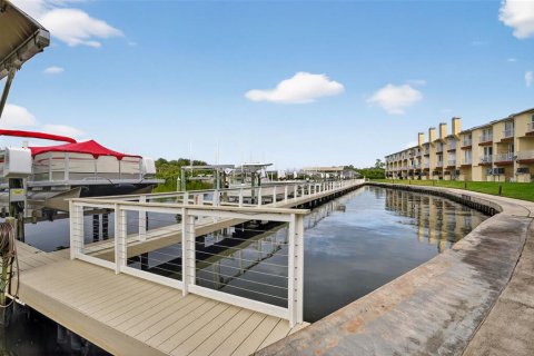 Touwnhouse à vendre à Oldsmar, Floride: 3 chambres, 166.39 m2 № 2108273 - photo 30