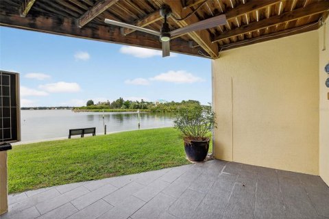 Touwnhouse à vendre à Oldsmar, Floride: 3 chambres, 166.39 m2 № 2108273 - photo 28