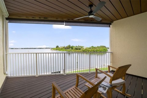 Touwnhouse à vendre à Oldsmar, Floride: 3 chambres, 166.39 m2 № 2108273 - photo 14