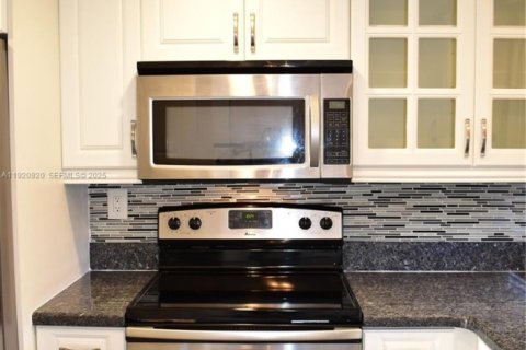 Copropriété à vendre à Sunrise, Floride: 2 chambres, 78.97 m2 № 1976412 - photo 7