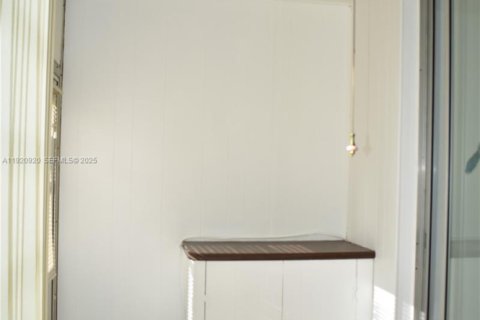 Copropriété à vendre à Sunrise, Floride: 2 chambres, 78.97 m2 № 1976412 - photo 27