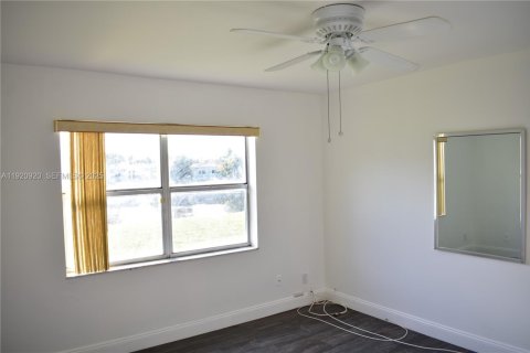 Copropriété à vendre à Sunrise, Floride: 2 chambres, 78.97 m2 № 1976412 - photo 15