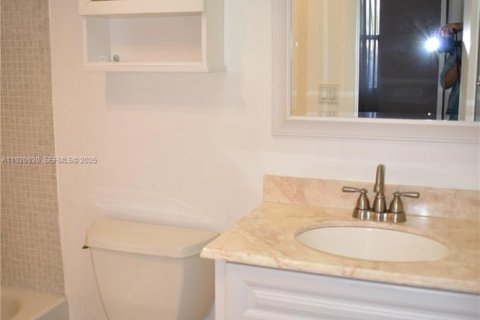 Copropriété à vendre à Sunrise, Floride: 2 chambres, 78.97 m2 № 1976412 - photo 23