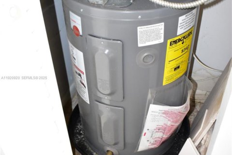 Copropriété à vendre à Sunrise, Floride: 2 chambres, 78.97 m2 № 1976412 - photo 30