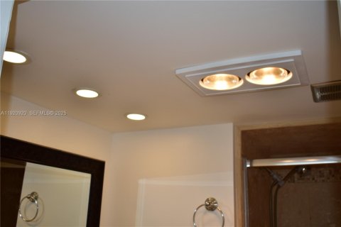 Copropriété à vendre à Sunrise, Floride: 2 chambres, 78.97 m2 № 1976412 - photo 13