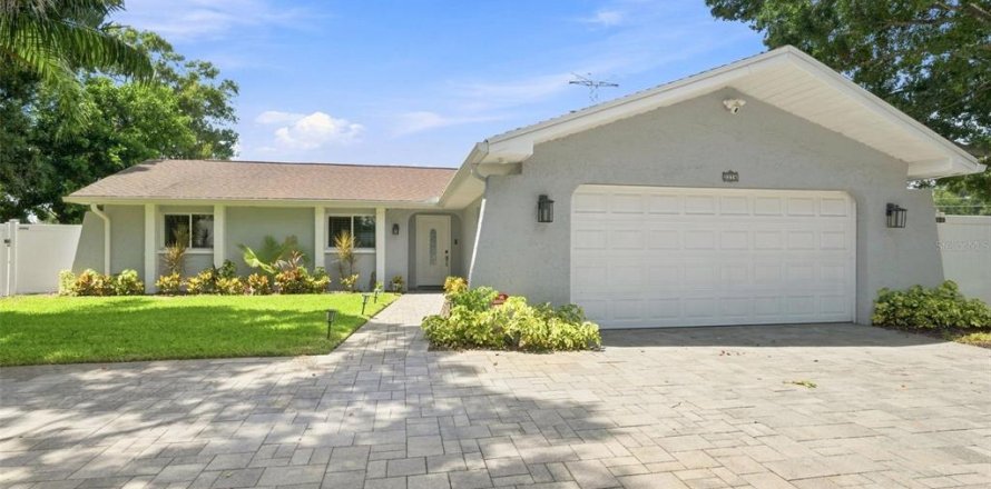 Villa ou maison à Clearwater, Floride 3 chambres, 159.42 m2 № 2337307