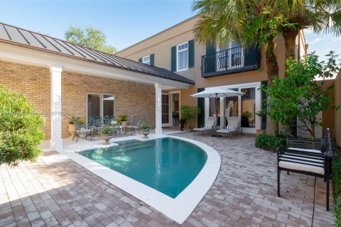 Снять в аренду таунхаус в Хоб-Саунд, Флорида 3 спальни, 195.09м2, № 2034444 - фото 6