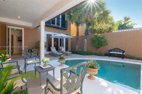 Таунхаус в Хоб-Саунд, Флорида 3 спальни, 195.09м2 № 2034444